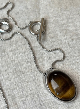 多种戴法美拉德时髦椭圆形虎眼石吊坠长款项链2025新款毛衣链配饰