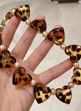 豹纹大爱心珍珠串珠颈链小众设计感锁骨链轻奢心形项链Choker配饰
