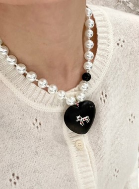 甜酷风黑色爱心小马大珍珠项链轻奢高级感小众锁骨链个性独特配饰