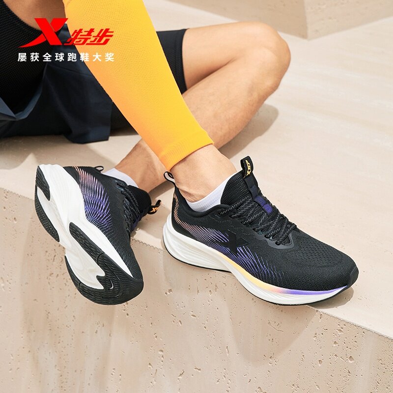  特步服饰时尚休闲鞋