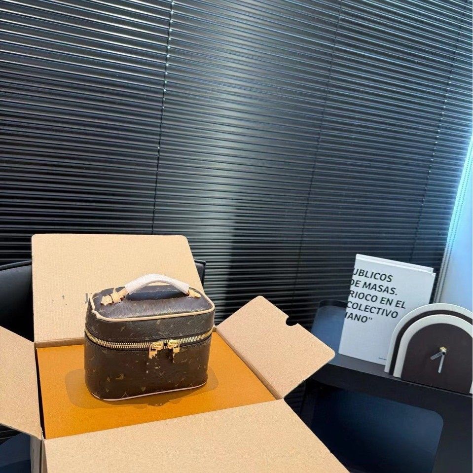 广州跨境真皮老花化妆包女士手提包复古印花洗漱包中古改造包包,淘宝优惠券,粉丝福利购,淘宝优惠卷