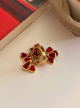 法国Goossens草莓红琉璃花瓣戒指