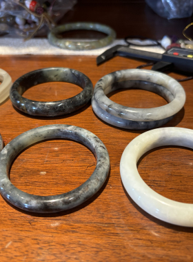 天然岫玉手镯合集一物一图微瑕福利特惠女神节