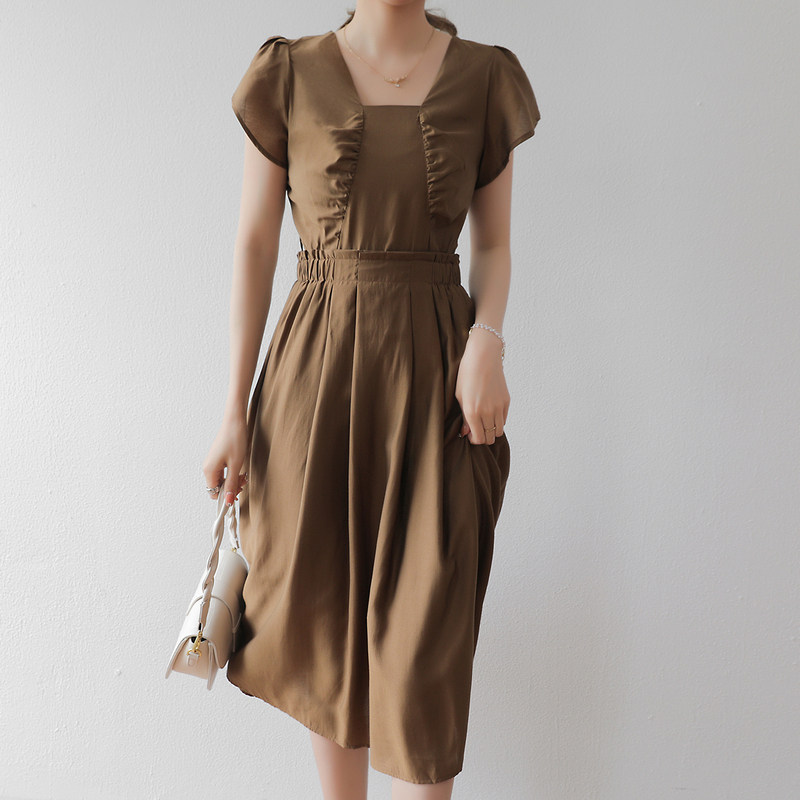 名人瑞裳2021夏季新款设计感连衣裙 名人瑞裳连衣裙