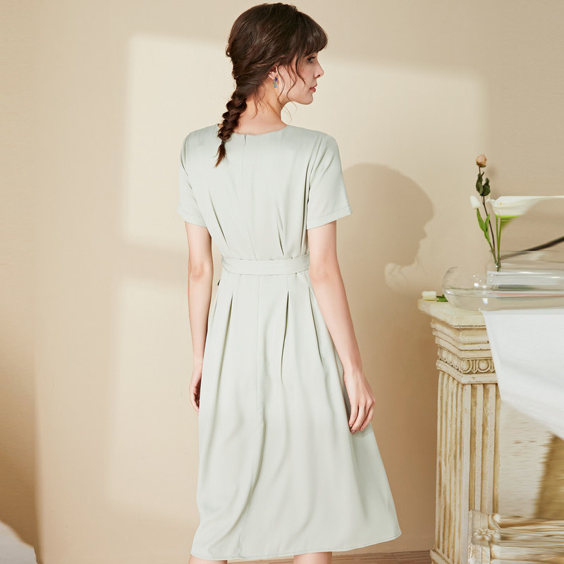 名人瑞裳连衣裙女2020新款夏v领 名人瑞裳连衣裙