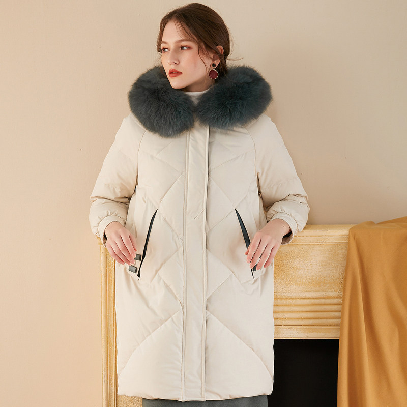 名人瑞裳冬季2019年新款短款羽绒服 名人瑞裳羽绒服