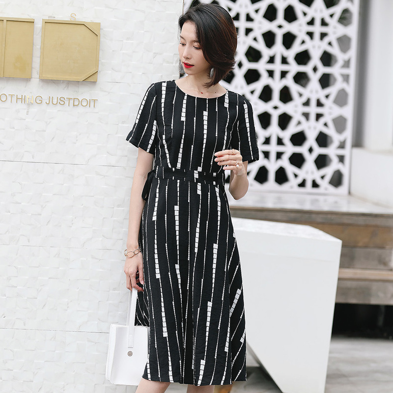 名人瑞裳夏装2021新款圆领连衣裙 名人瑞裳连衣裙