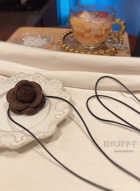 山茶花法式choker小香风高级氛围感项链皮花颈带朋克多巴胺锁骨链