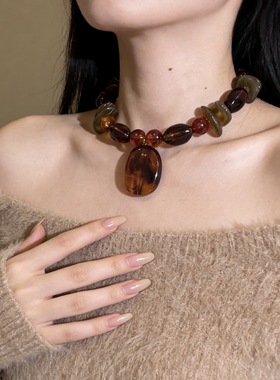 复古琥珀色几何不规则串珠项链美拉德亚克力毛衣链女