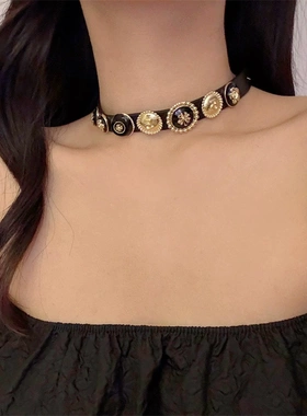 复古金属项链黑色多元素纽扣标志锁骨链轻奢小众颈链