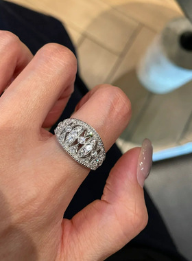 巴恩风王炸叠戴复古排钻戒指轻奢时尚简约镶钻宫廷雕花灯笼条戒女