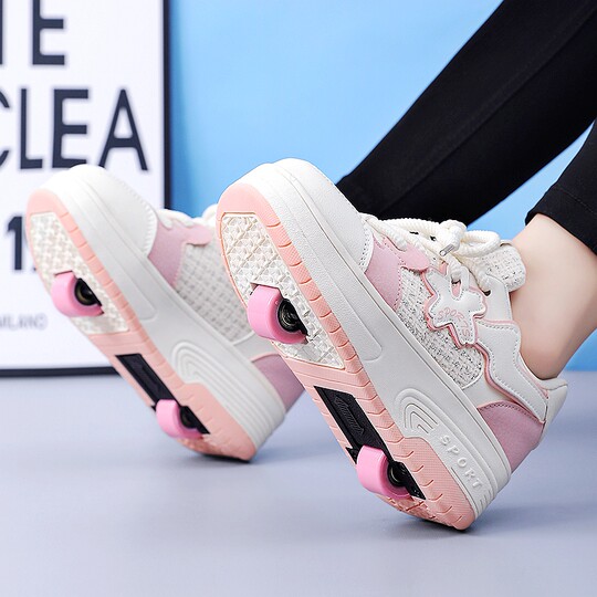 Internet celebrity Heelys shoes can be retracted and recharged with one click