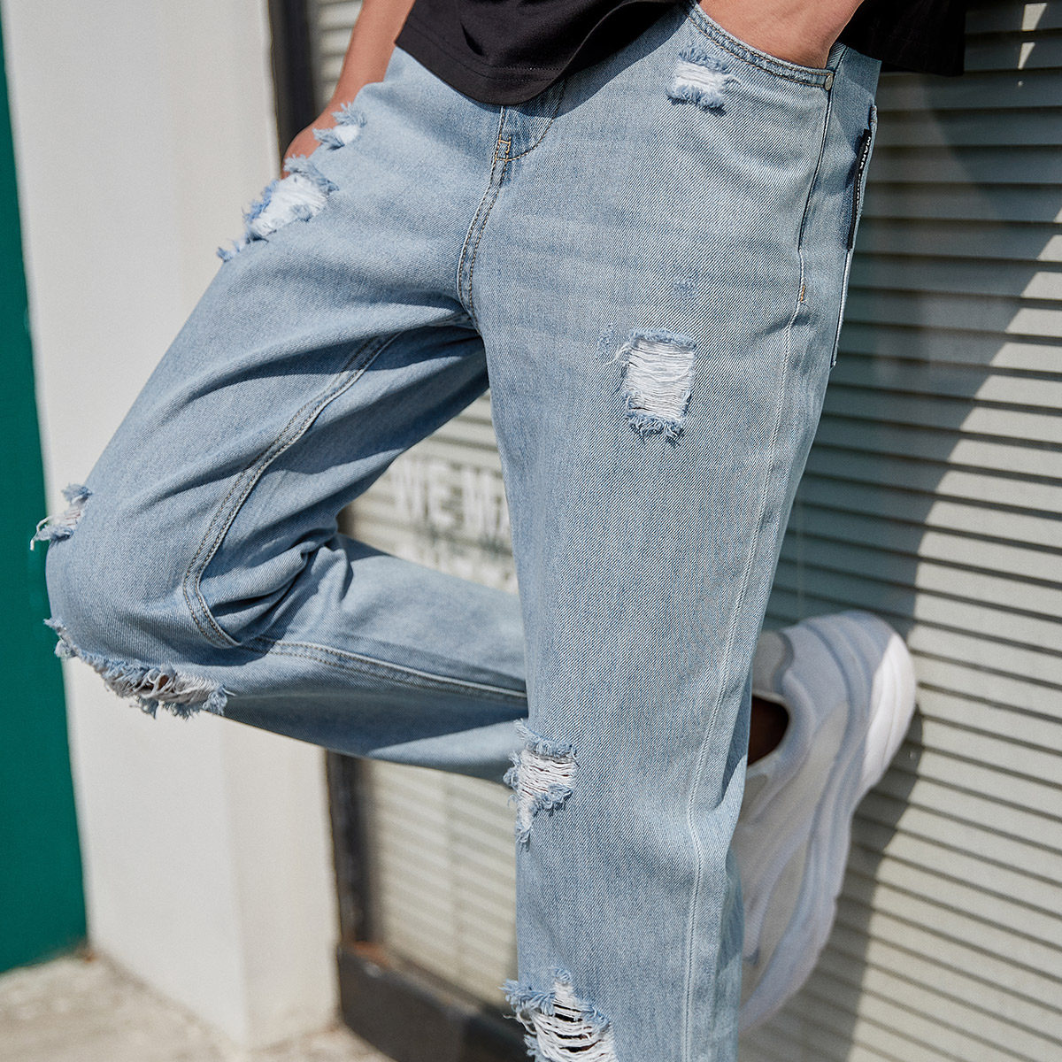  马克华菲牛仔裤