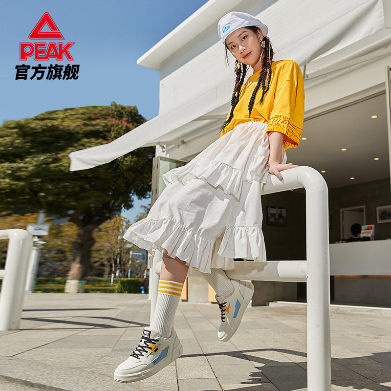  匹克板鞋