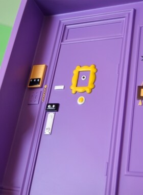 升级款老友记玄关置物架复古