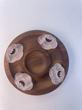 猫眼石平安锁祥云锁吊坠淡粉色