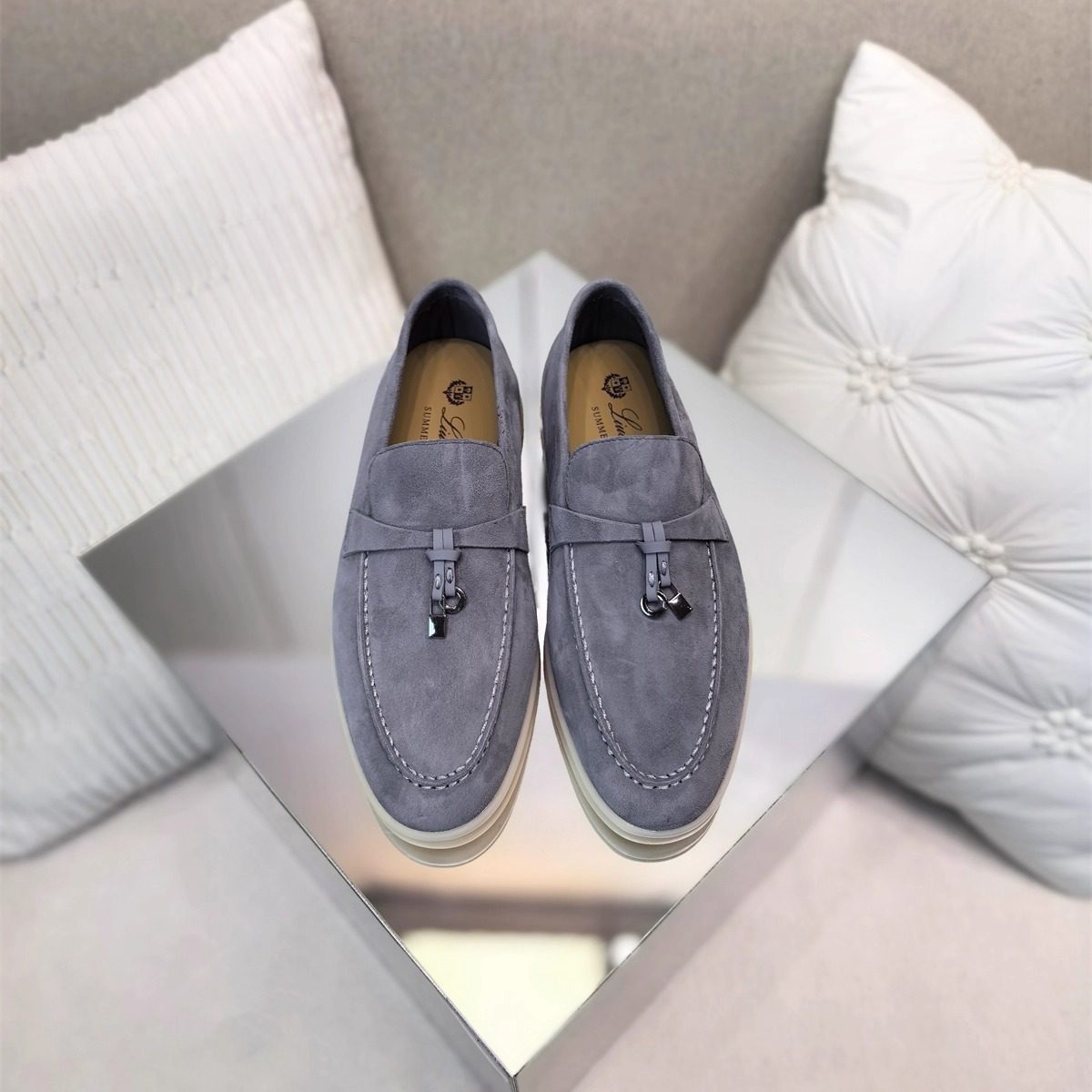 外贸高品质欧美沙色牛反绒金属吊饰休闲单鞋平底莫卡辛鞋乐福鞋女,淘宝优惠券,粉丝福利购,淘宝优惠卷