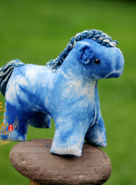 云南民族风布艺扎染蓝染小马摆件