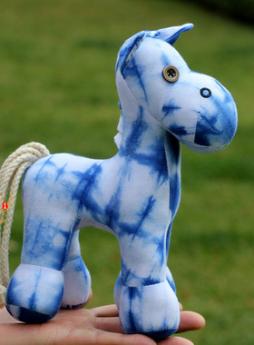 民族风布艺扎染蓝染小马装饰摆件