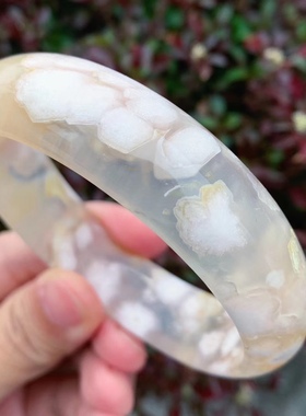 63.2圈天然冰透婚纱白色樱花玛瑙手镯女款百搭飘花玉髓转运手环