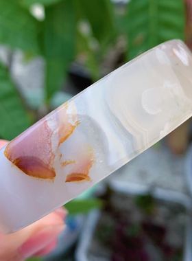 冰透红色韩版飘花小圈口玛瑙手镯