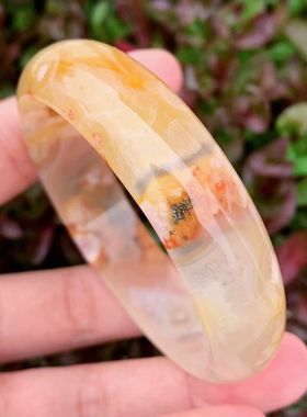 天然冰透黄色百搭飘花玛瑙手镯