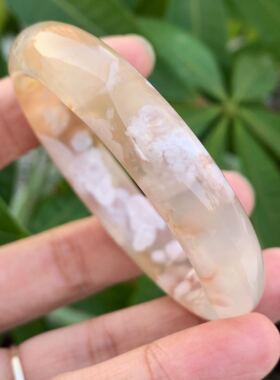 天然时尚风冰透玉髓玛瑙手镯