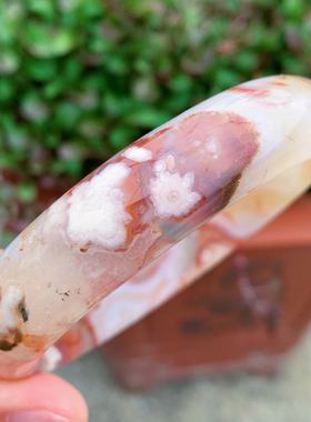 冰透牛血龙纹网红百搭风玛瑙手镯