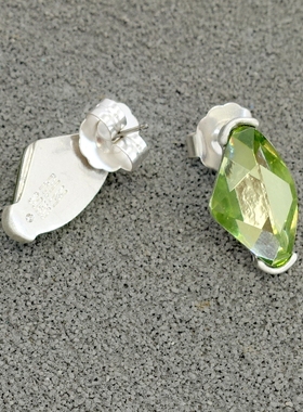 拉睦RLM SOHO设计师气质森女文艺范清晰淡雅绿色休闲风耳钉针饰品