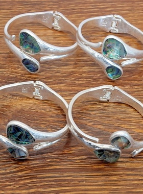 西洋欧美风幻彩鲍贝设计师腔调森女文艺范弹力开合手镯