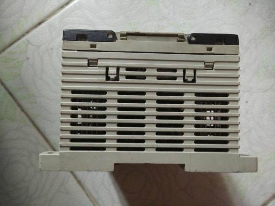 欧姆龙PLC可编程控制器CPM1A-30CDR-A-V1 20CDR 40CDR询价 - 图0