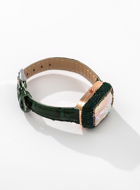 个性巴洛克淡水珍珠绿色手表带手饰时尚气质高级感手环夸张手镯