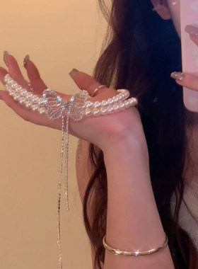 年会晚宴C位项链 双层珍珠蝴蝶颈链choker秋冬配饰女高级感锁骨链