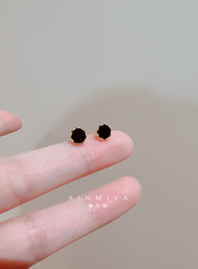 馨米娅黑色圆形迷你小巧高级耳钉