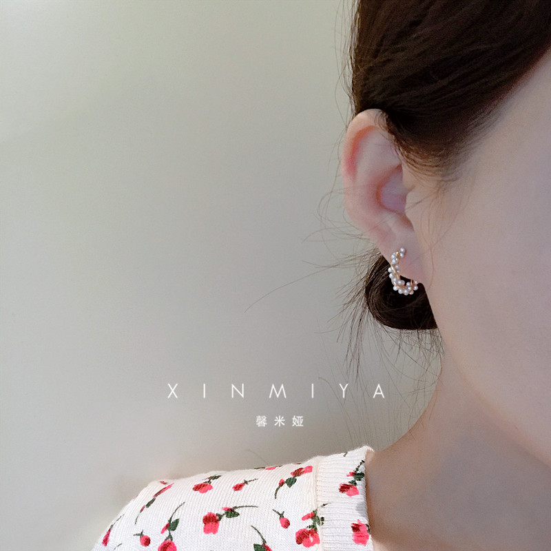 珍珠耳环2024新款潮轻奢高级感耳饰耳圈小众设计感气质耳扣耳钉女