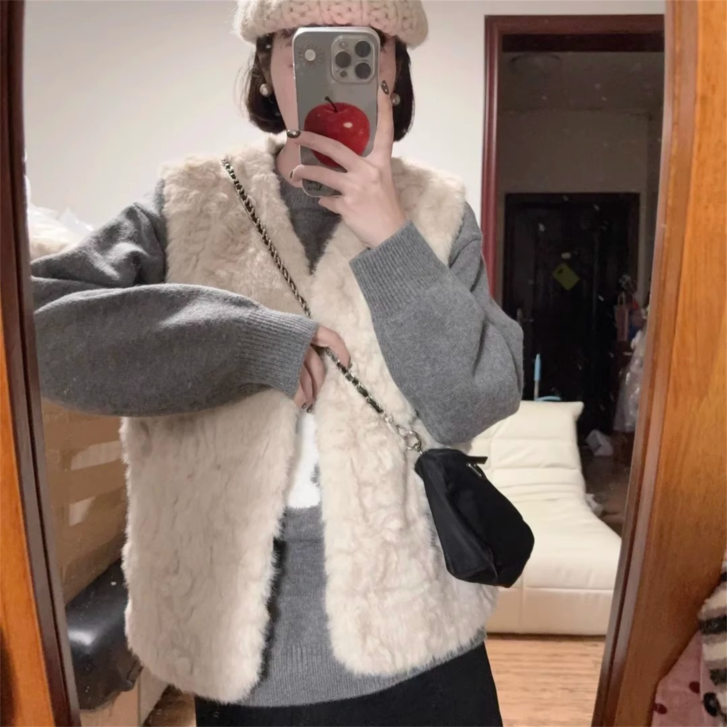 皮草马甲女2025新款外穿水貂羊羔毛毛绒绒超好看叠穿皮毛一体坎肩 - 图0