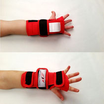Wheel slip protective hand protective wrist long plate glove with ice skating skateboard child male and female protection good red M code (build