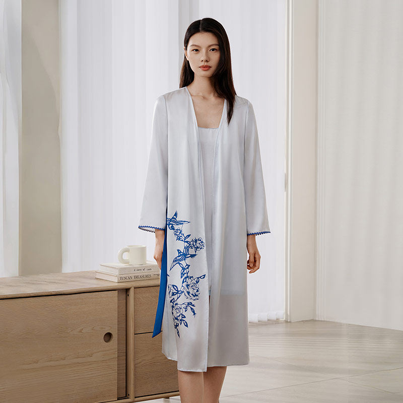 【非遗剪纸】金三塔重磅真丝睡袍女100%桑蚕丝宽松舒适印花睡衣,淘宝优惠券,粉丝福利购,淘宝优惠卷