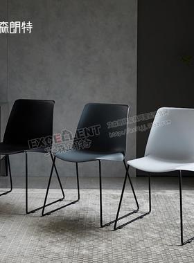 北欧餐椅家用餐厅铁艺轻奢餐桌椅设计师极简塑料椅简约现代靠背凳