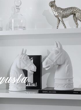 意部式简树脂黑WTE白软马头雕单塑艺术摆件售楼客厅电视柜家居装