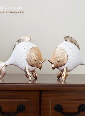 招财鱼摆件家居客厅玄关电视柜桌面摆设现代亲吻鱼装饰品结婚礼物