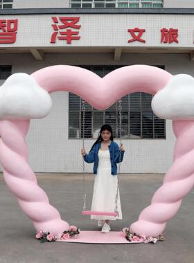 玻璃钢云朵秋千雕塑文旅网红打卡景点商场拍照美陈设施可发光摆件