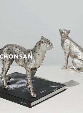 轻奢创意金钱豹公仔装饰摆件样板间猎豹家居电视玄关茶几桌面饰品