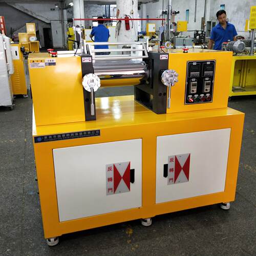 微型实验室怎么配色小型开练机哪里有现货橡胶两辊机如何调距 - 图2