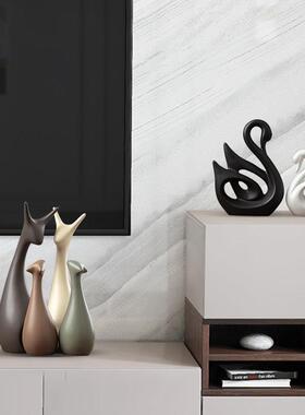 ins北欧摆件一家三四口陶瓷家居创意客厅电视酒柜现代轻奢装饰品