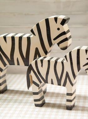 2025新款电视柜摆件高级感小众北欧动物木雕刻创意家居套二方形马