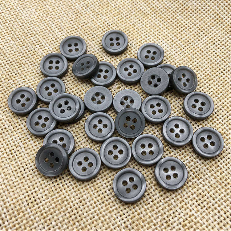 浅灰色小扣子 树脂四眼男衬女式灰色衣服钮扣 扭扣圆形雪纺扣,淘宝优惠券,粉丝福利购,淘宝优惠卷