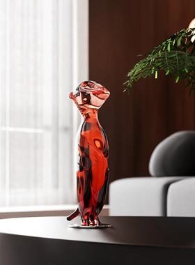 高级感抽象猕猴软装饰品摆设轻奢客厅透明渐变红色艺术摆件