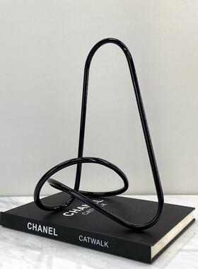 现代简约欧式轻奢几何金属扭转环绕摆件样板房售楼处软装饰品摆设