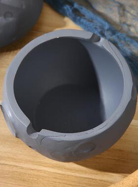 北欧宇航员烟灰缸带盖树脂装饰品摆件轻奢家居饰品玄关小摆设礼物